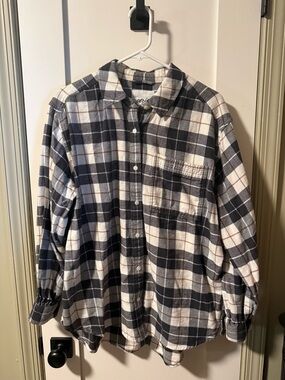 aerie Navy and White Plaid Button-Down Shirt